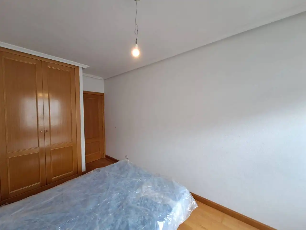 Schlafzimmer von Wohnung zum Verkauf in Burgos mit Parkett und Abstellraum