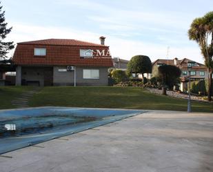 Swimming pool of House or chalet for sale in Ponteareas  with Air Conditioner, Heating and Private garden