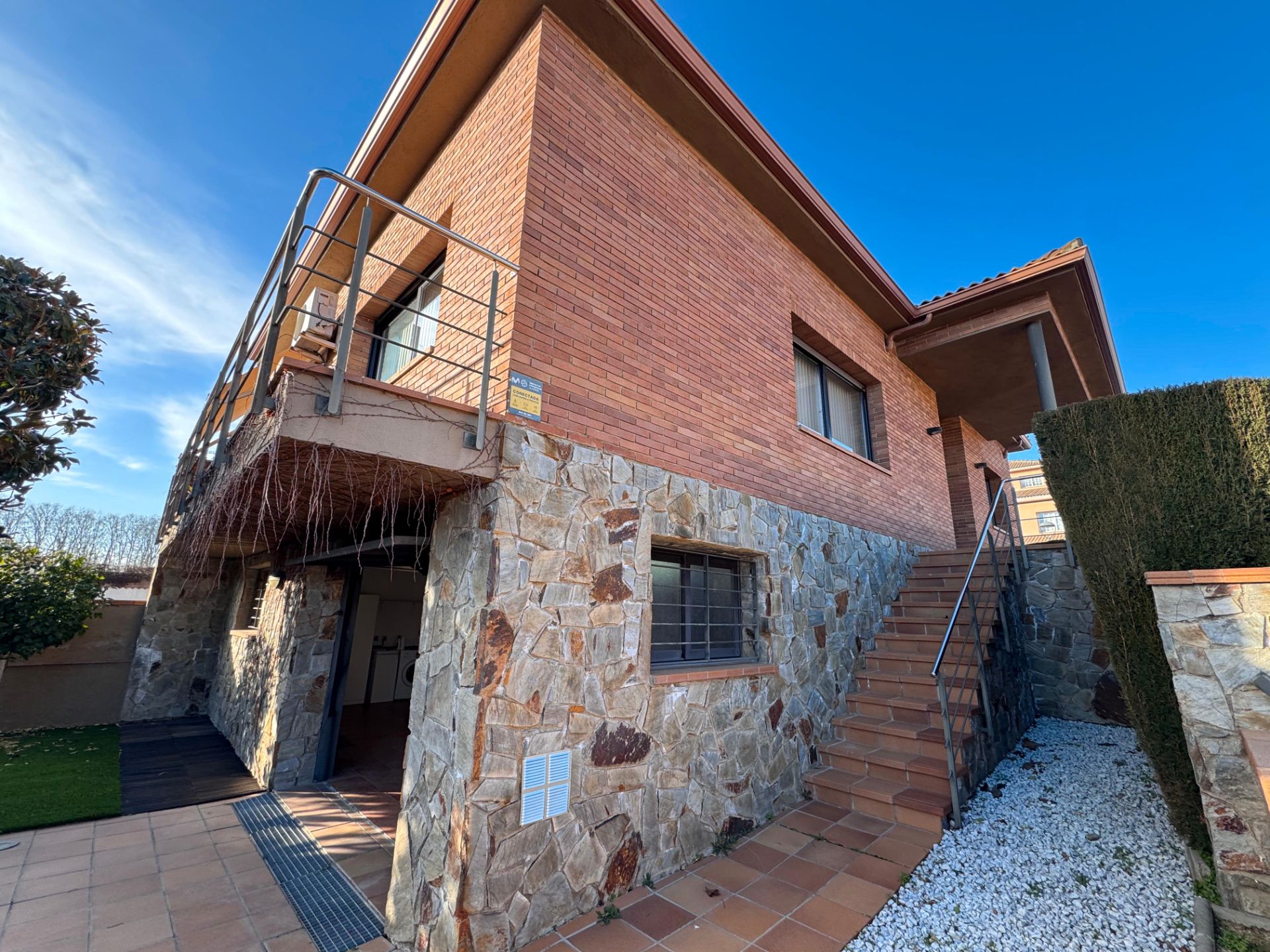Vista exterior de Casa o xalet en venda en Santa Maria de Palautordera amb Aire condicionat, Calefacció i Jardí privat