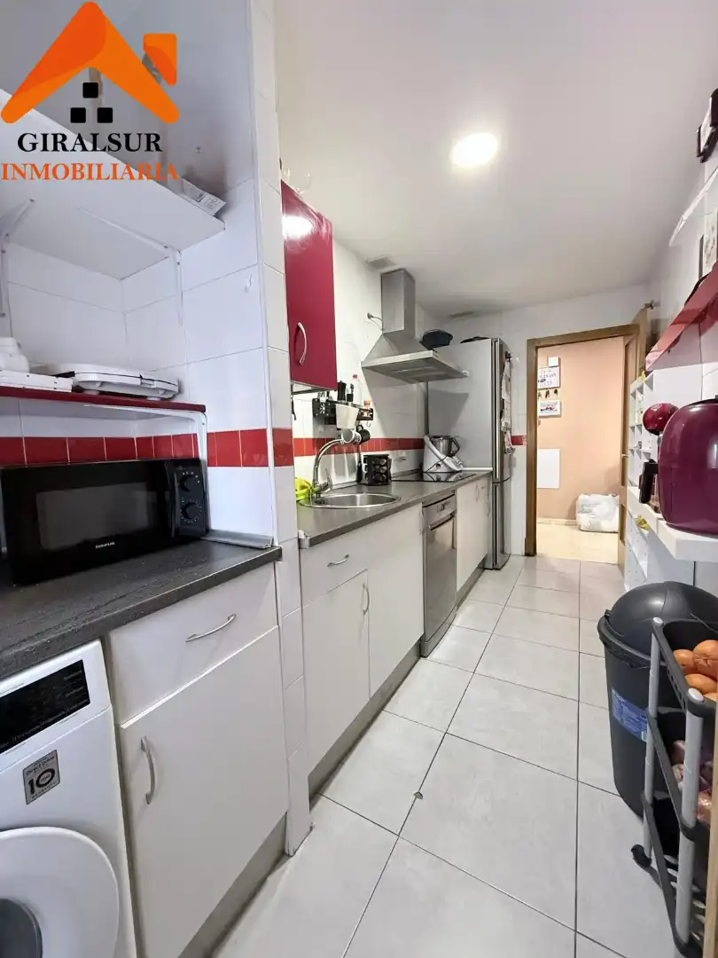 Kitchen of Flat for sale in Sevilla  with Air Conditioner, Terrace and Storage room
