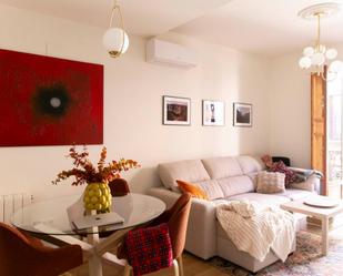 Sala d'estar de Apartament de lloguer en  Madrid Capital amb Aire condicionat, Calefacció i Moblat