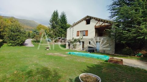 CASA amb PISCINA i ampli  PORXO  a PLANOLES