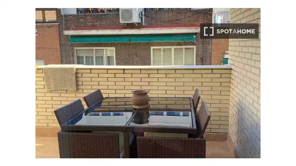 Appartamento con terrazza in affitto a Chamartín