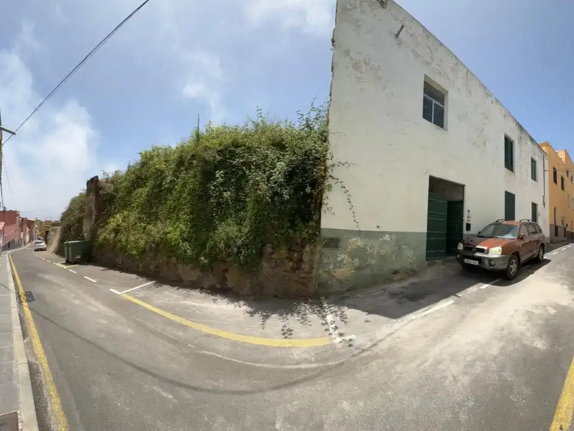 Aparcament de Casa adosada en venda en Los Realejos amb Balcó
