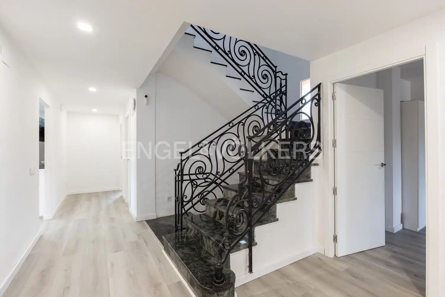 Houses for sale in L'Eliana  with Air Conditioner, Heating and Private garden