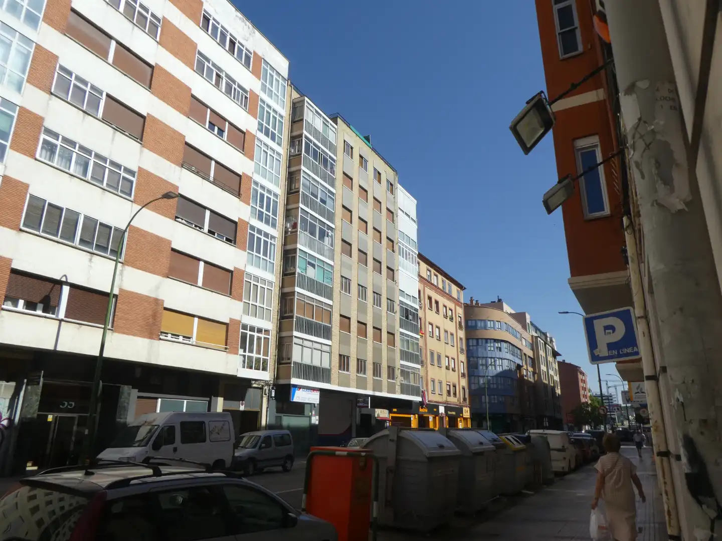 Vista exterior de Pis en venda en Burgos amb Calefacció, Parquet i Moblat