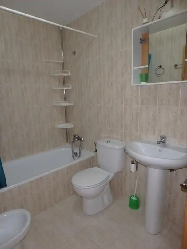 Badezimmer von Wohnung zum Verkauf in Yesa mit Heizung und Möbliert