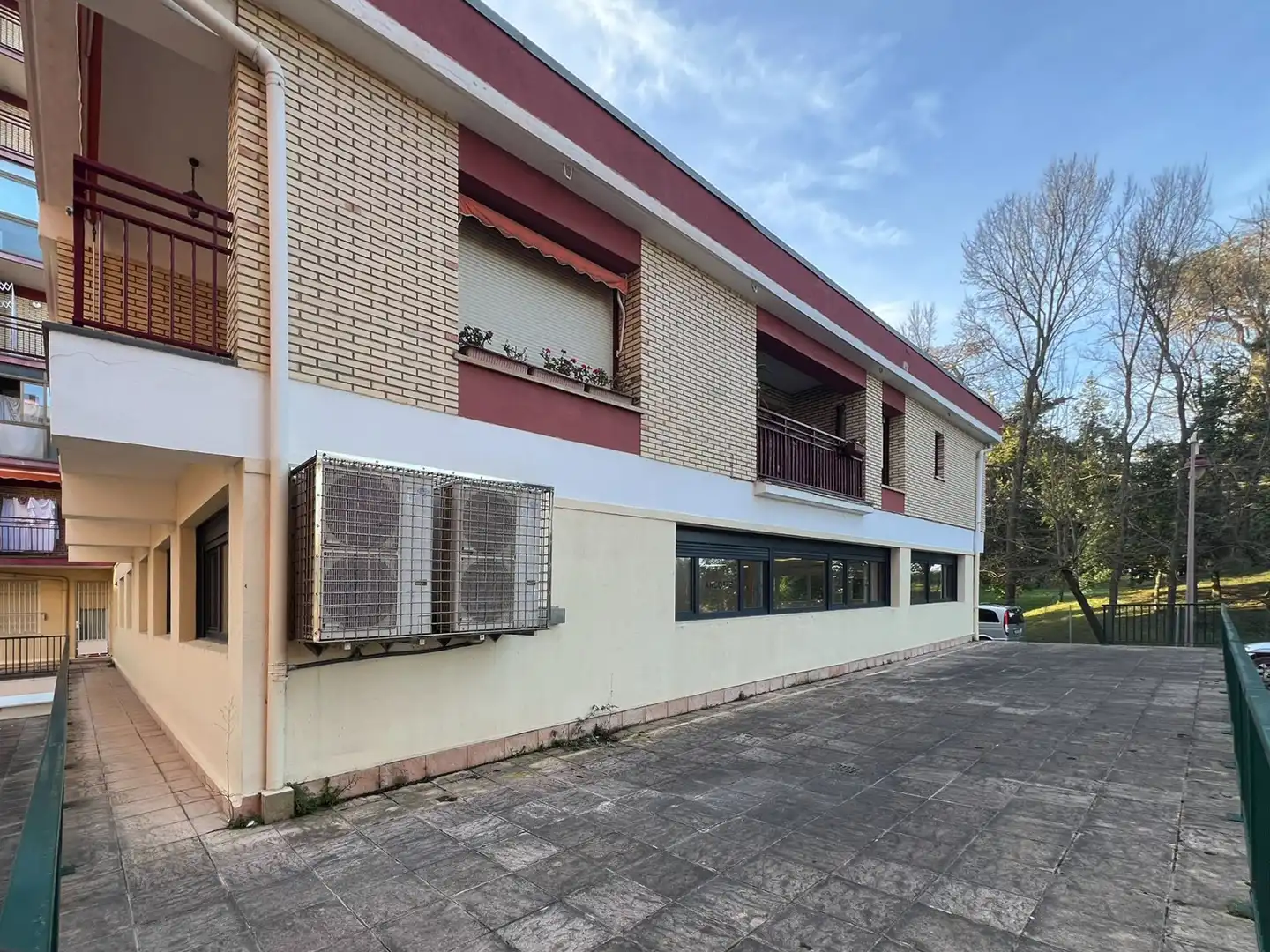 Außenansicht von Geschaftsraum zum Verkauf in Zarautz