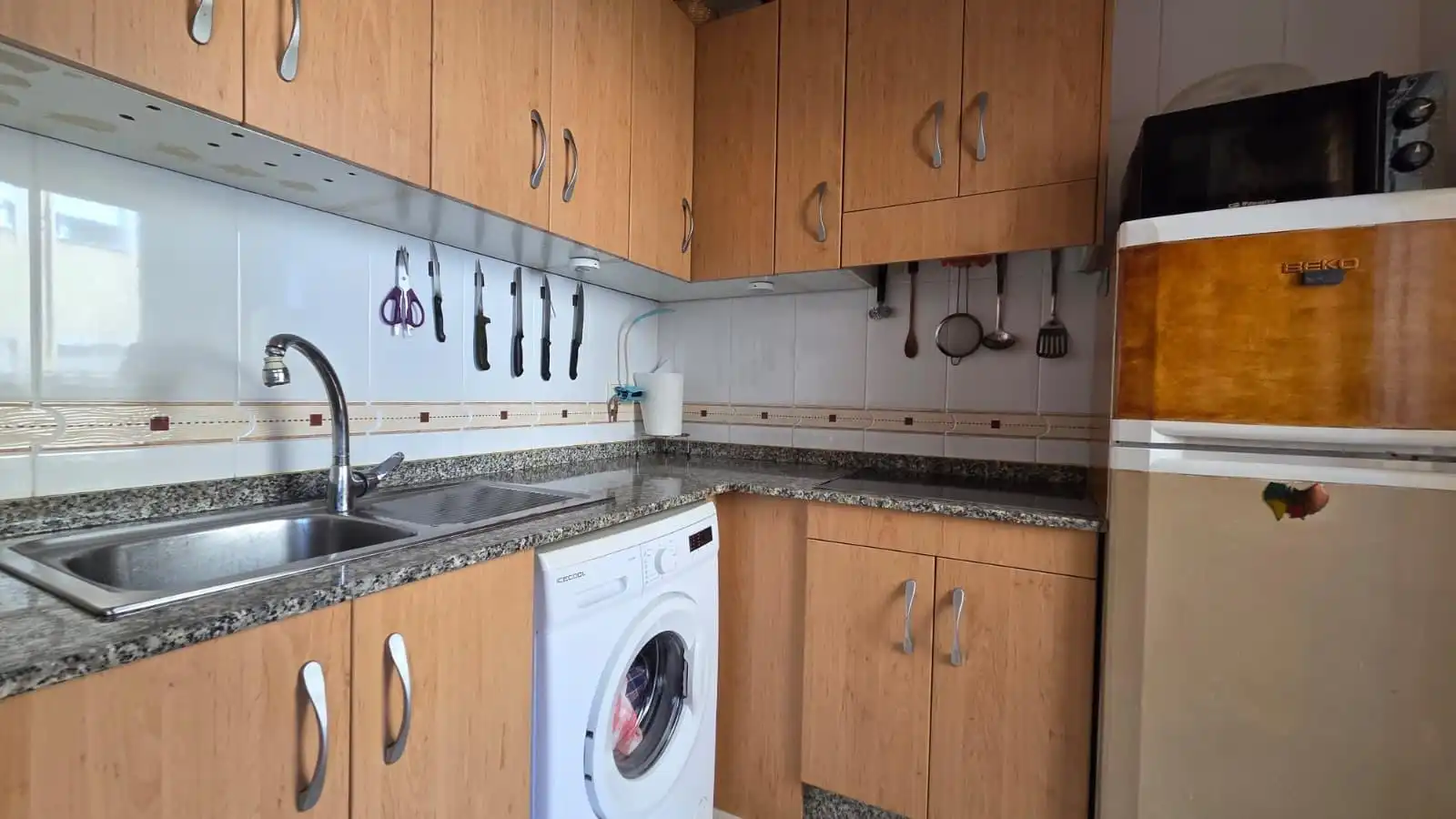 Cuina de Apartament en venda en Torrevieja amb Terrassa, Moblat i Balcó