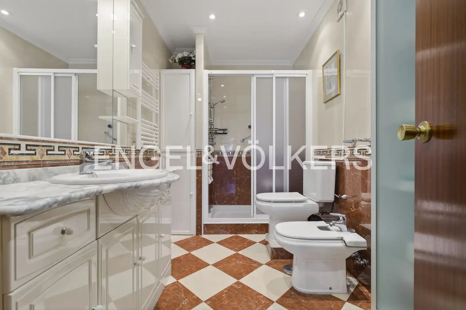 Bathroom of Flat for sale in Sevilla  with Air Conditioner, Heating and Balcony