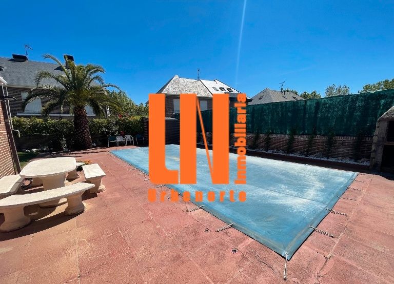 Exterior view of Houses for rent in Villanueva de la Cañada  with Heating, Private garden and Parquet flooring