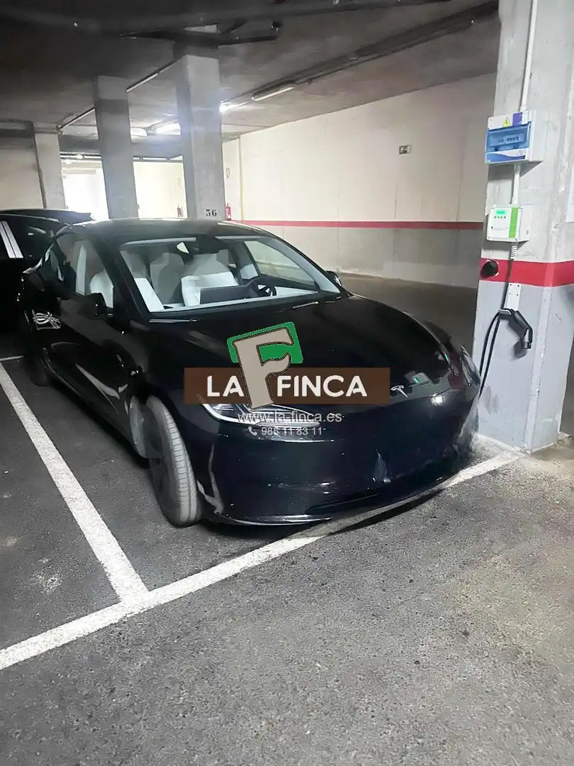 Aparcament de Pis en venda en Oviedo  amb Calefacció, Parquet i Traster
