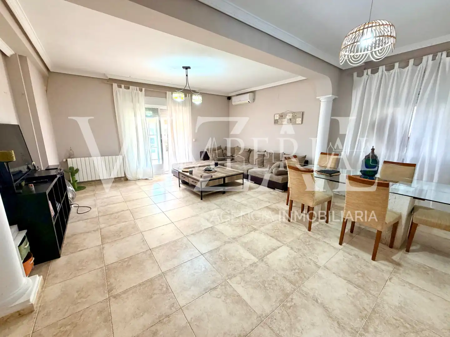 Sala d'estar de Casa o xalet en venda en Barcience amb Aire condicionat, Calefacció i Jardí privat