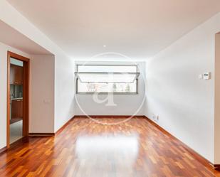 Vista exterior de Pis en venda en L'Hospitalet de Llobregat amb Aire condicionat i Calefacció