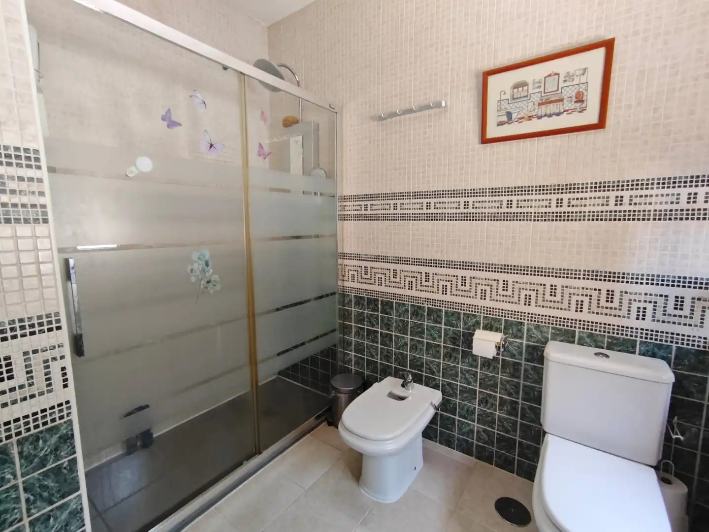 Baño de Casa o chalet en venta en Sevilla la Nueva con Aire acondicionado, Calefacción y Jardín privado