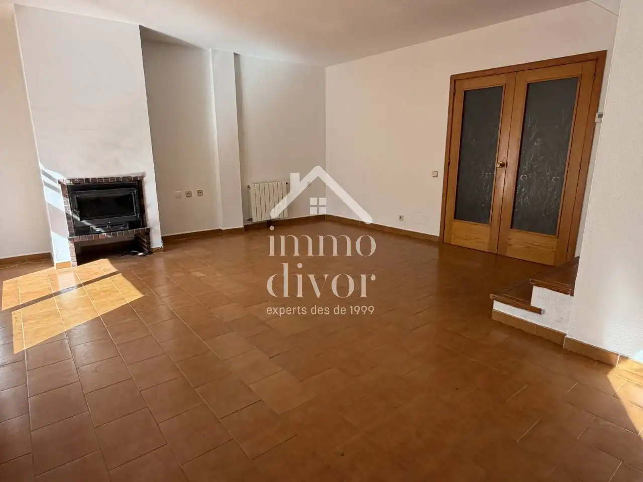 Casa aparellada amb jardí en venda a Centre, imagen 3