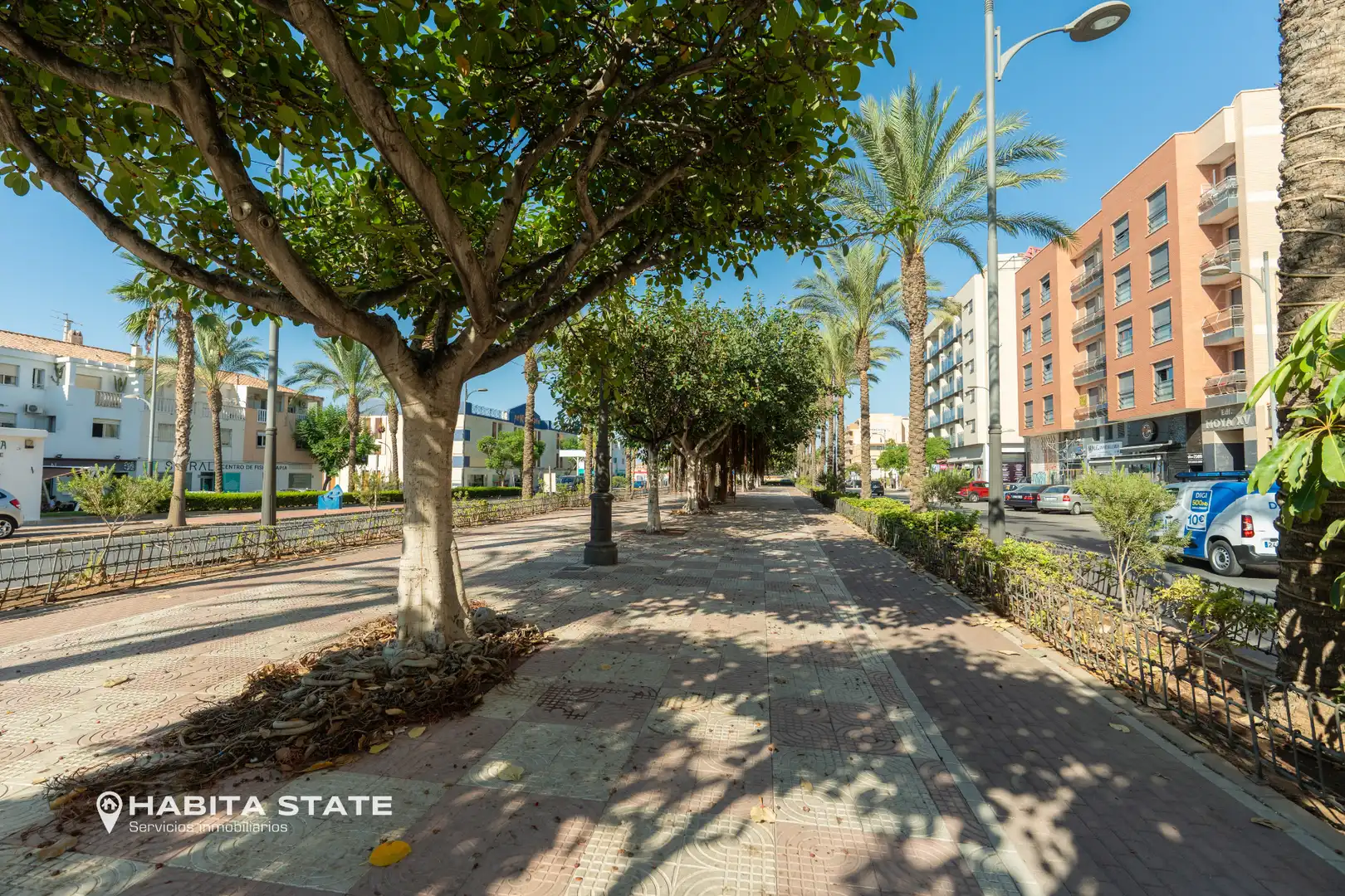 Vista exterior de Piso en venta en Roquetas de Mar con Aire acondicionado, Amueblado y Balcón