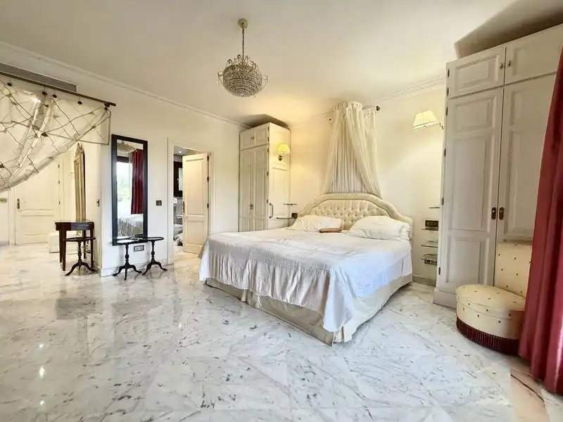 Habitación de Apartamento de alquiler en Marbella con Aire acondicionado, Calefacción y Terraza