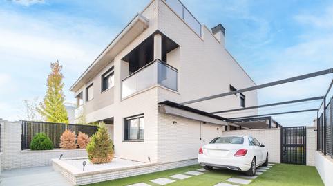 Foto 4 de Casa adosada en venda a Calle Hernán Cortés, Valenoso, Madrid