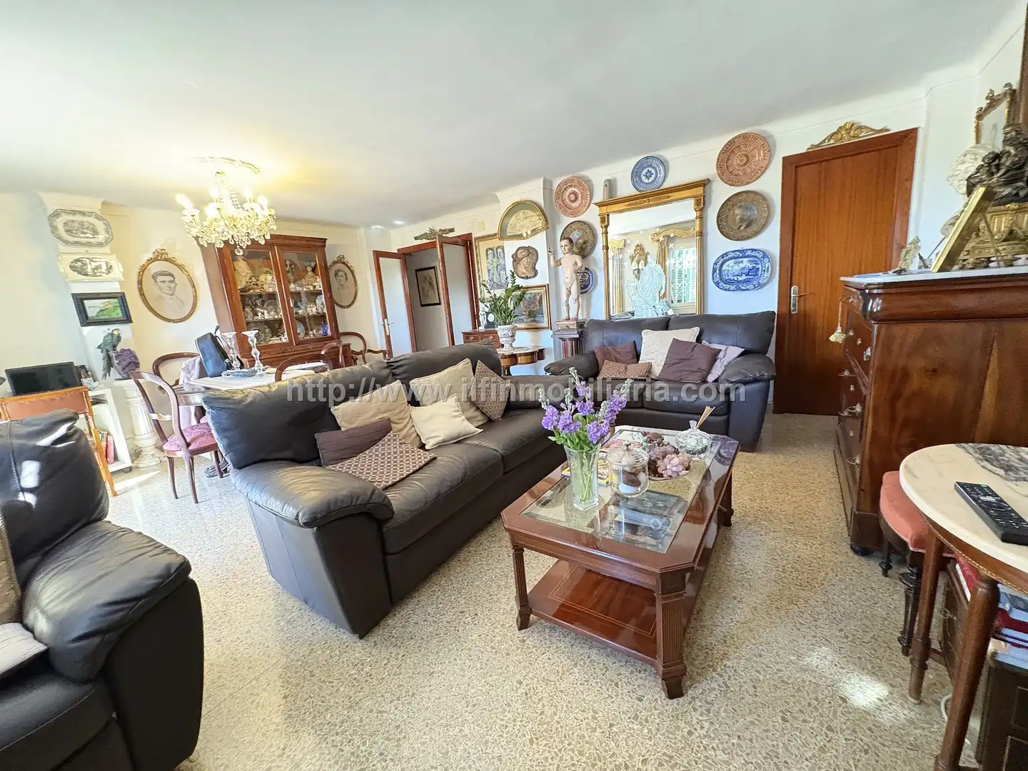 Wohnzimmer von Dachboden zum Verkauf in  Palma de Mallorca mit Klimaanlage, Terrasse und Fernseher