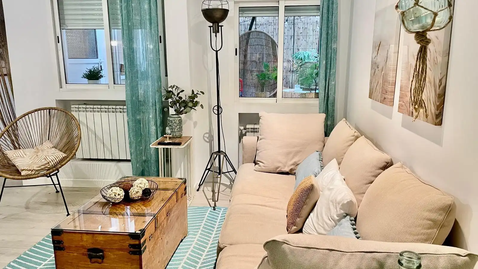 Sala d'estar de Pis en venda en Madrid amb Aire condicionat, Calefacció i Piscina comunitària