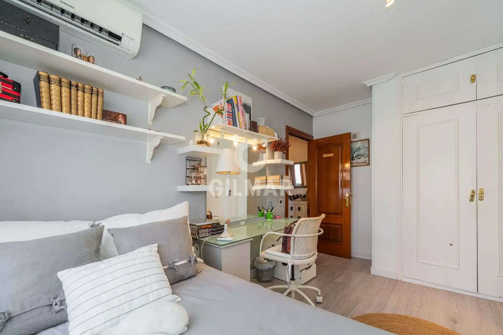 Bedroom of Detached homes for sale in Pozuelo de Alarcón  with Heating, Private garden and Swimming Pool