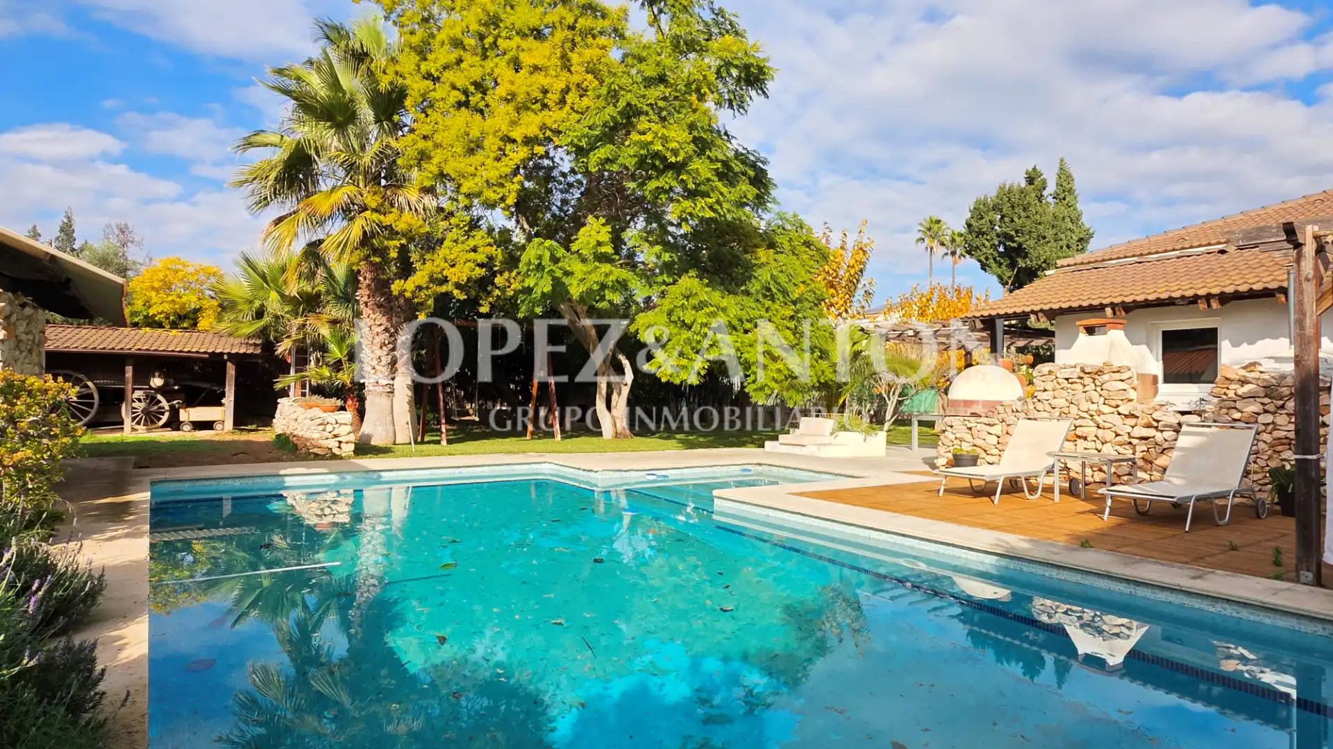 Exterior view of Houses for sale in L'Eliana  with Air Conditioner, Private garden and Terrace