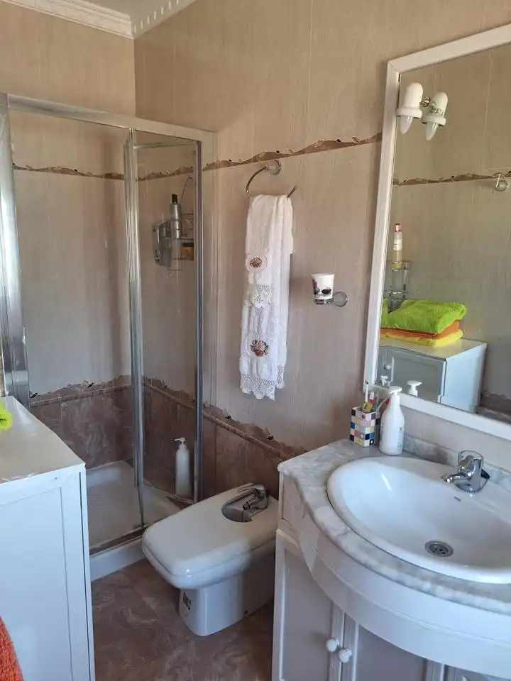 Baño de Casa o chalet en venta en Alcalá de Guadaira con Aire acondicionado, Jardín privado y Terraza