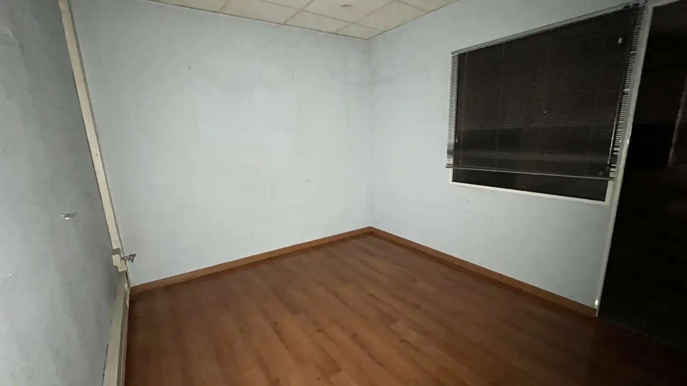 Business premises for sale in C/ Tamarit, imagen 8