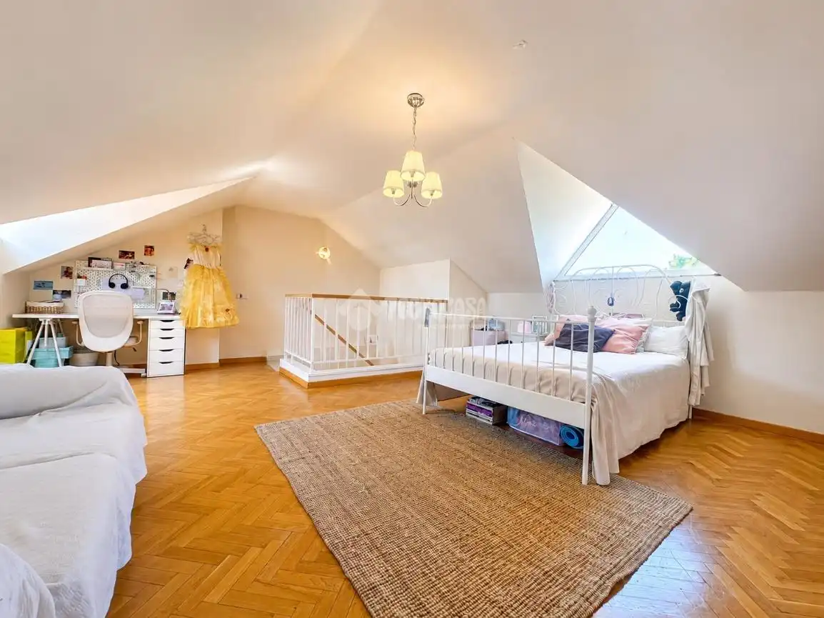 Habitación de Casa adosada en venta en Alcalá de Henares con Aire acondicionado, Calefacción y Parquet