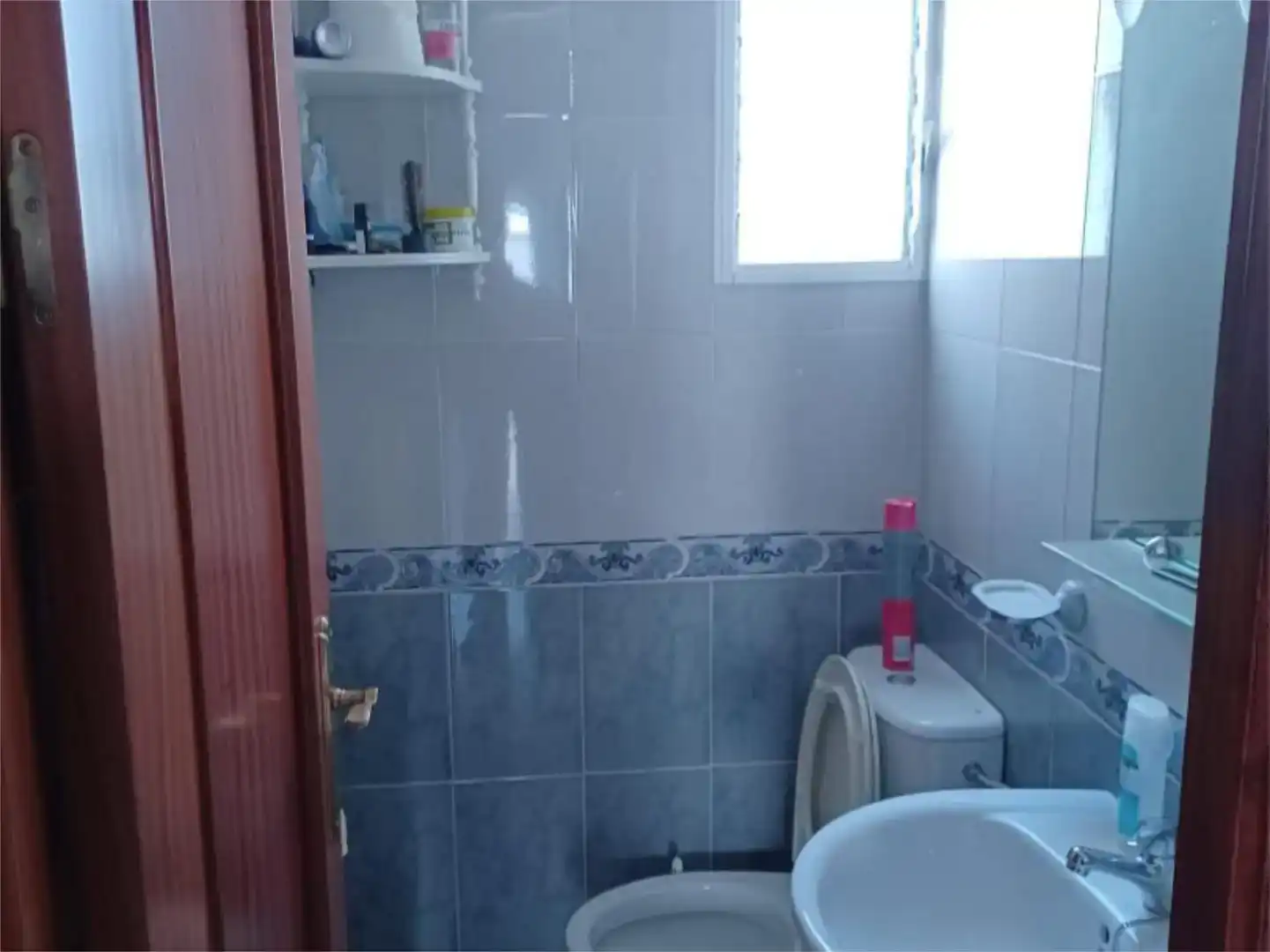 Bany de Pis en venda en San Bartolomé de la Torre amb Balcó