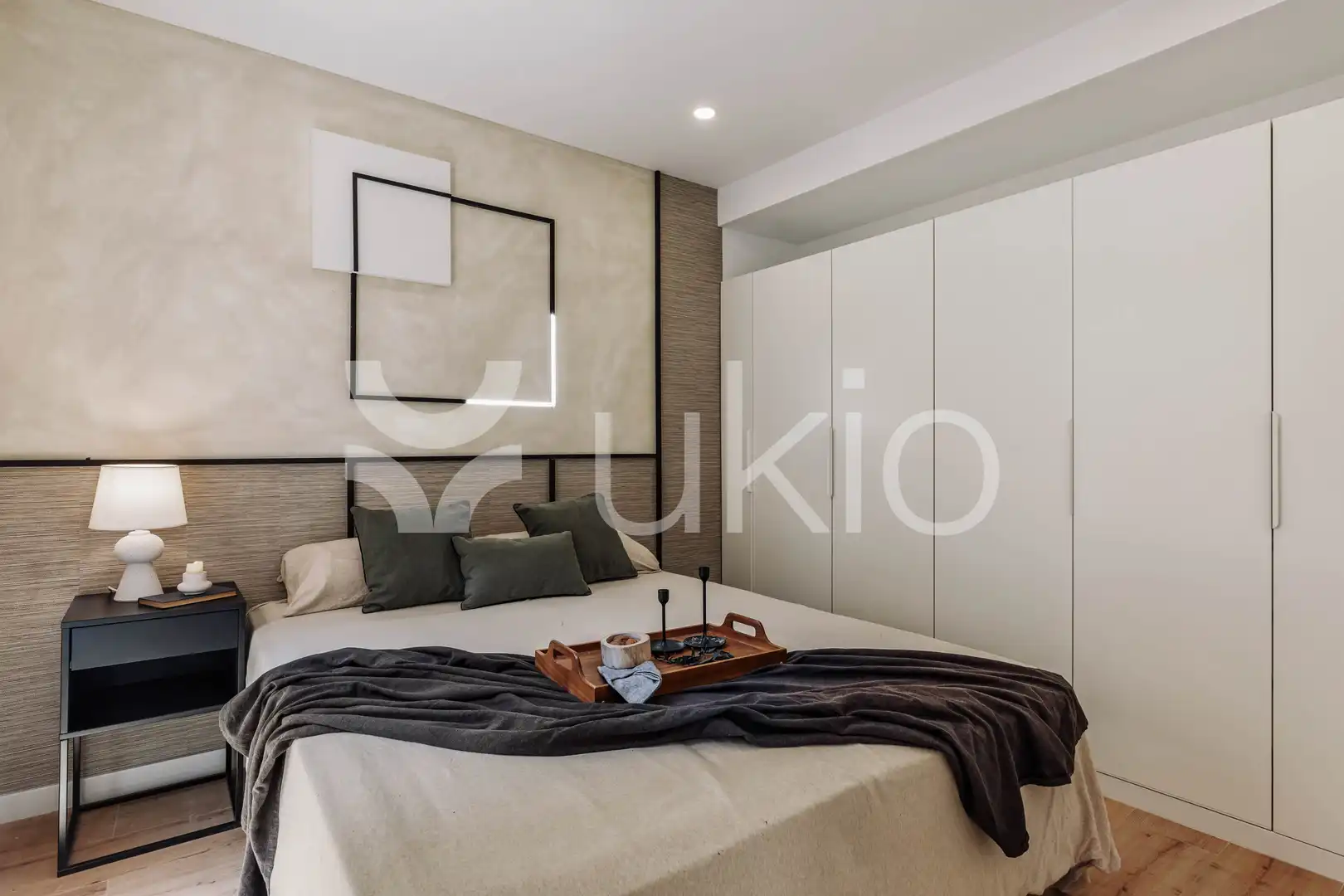 Dormitori de Apartament de lloguer en Barcelona amb Aire condicionat, Calefacció i Moblat