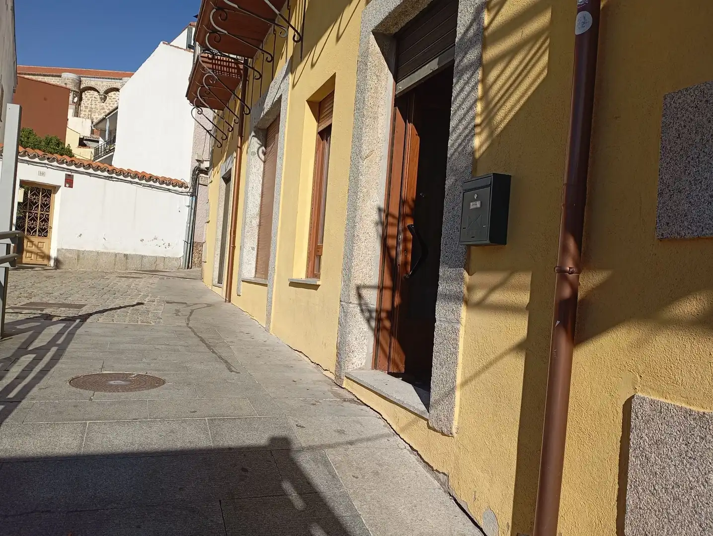 Vista exterior de Local de alquiler en Robledo de Chavela