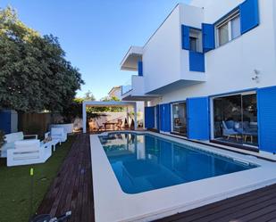 Swimming pool of House or chalet for sale in Islantilla  with Air Conditioner, Heating and Terrace