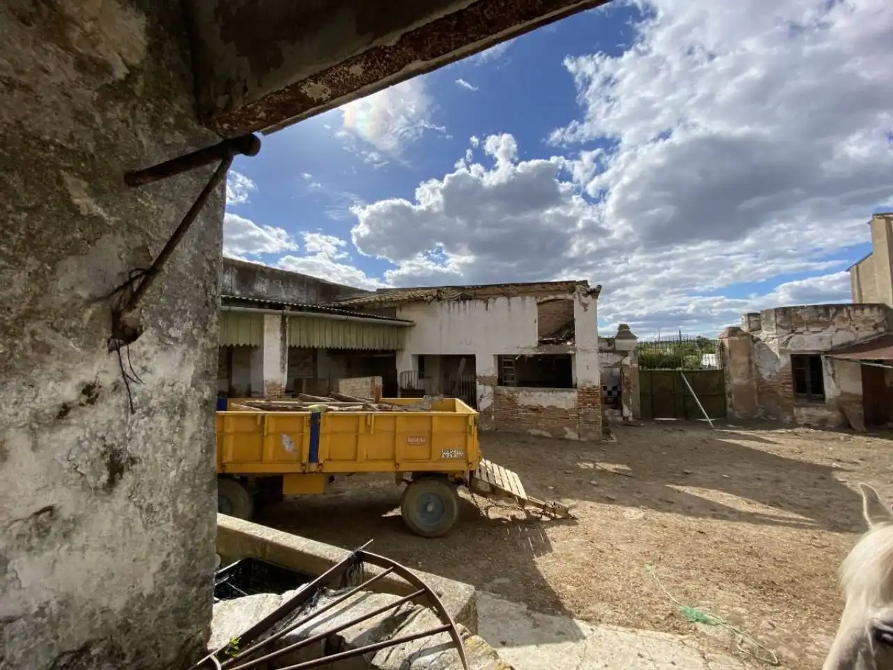 Exterior view of Industrial buildings for sale in Beas