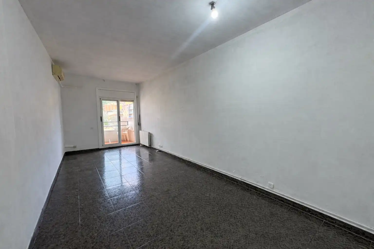 Sala de estar de Piso en venta en Molins de Rei con Aire acondicionado, Calefacción y Balcón