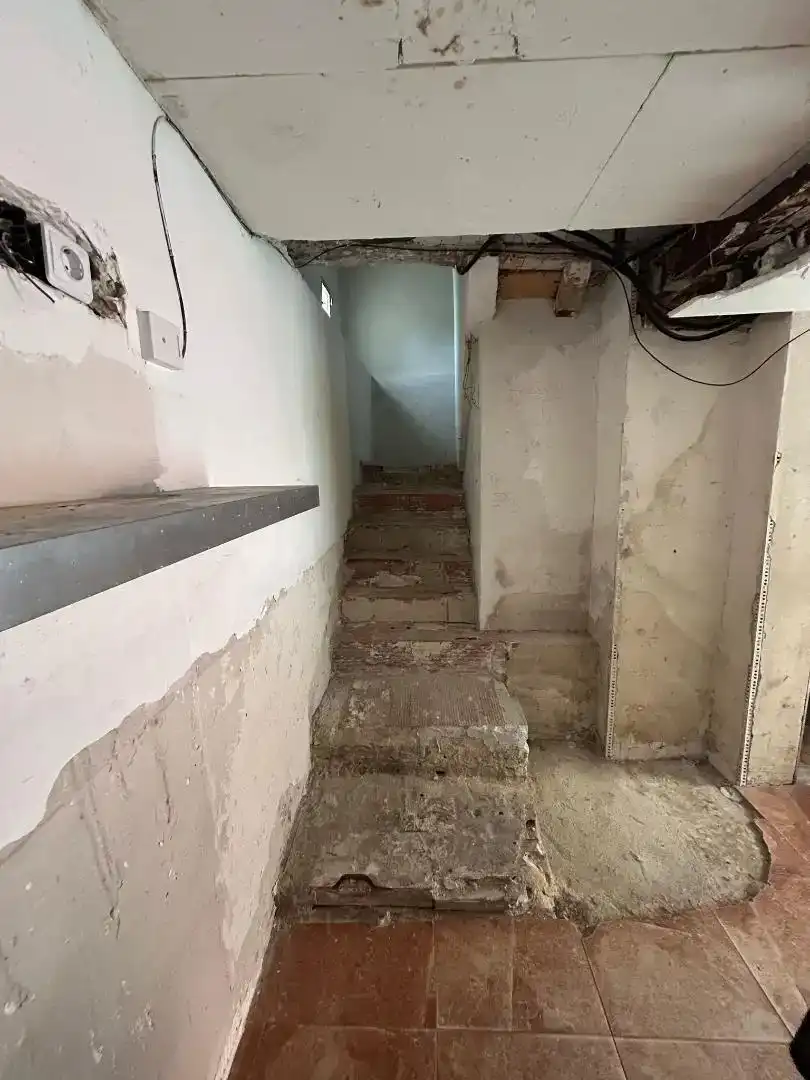 Casa adosada en venda en Anguciana