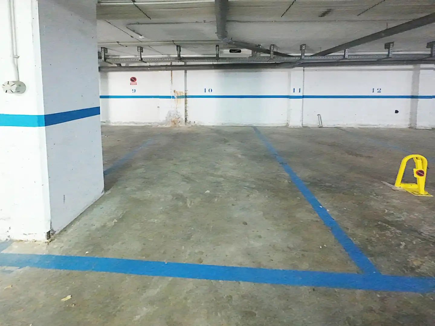 Parking de Apartamento en venta en Roses con Calefacción, Terraza y Piscina comunitaria