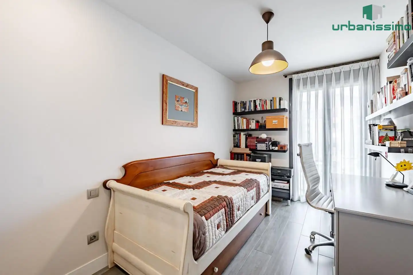 Bedroom of Flat for sale in Madrid  with Air Conditioner, Terrace and Storage room