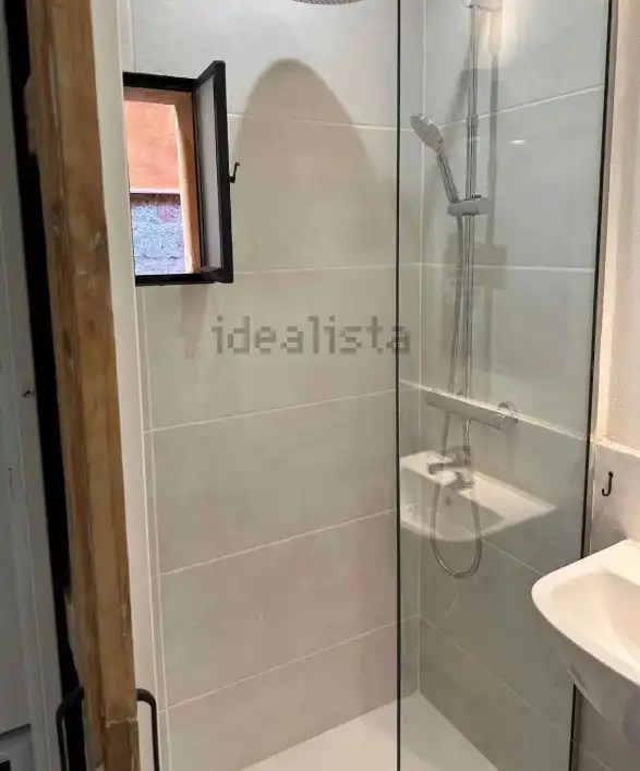 Bathroom of Commercial properties for rent in L'Hospitalet de Llobregat  with Air Conditioner, Heating and Terrace
