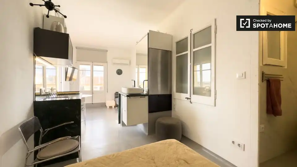 Appartamento con terrazza in affitto a Ciutat Vella, imagen 5