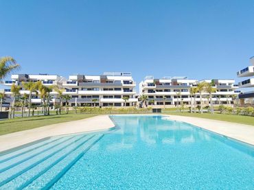 Appartement compact avec balcon à vendre à Calle STA  RITA 4