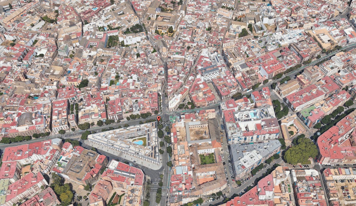 Vista exterior de Edifici en venda en  Sevilla Capital