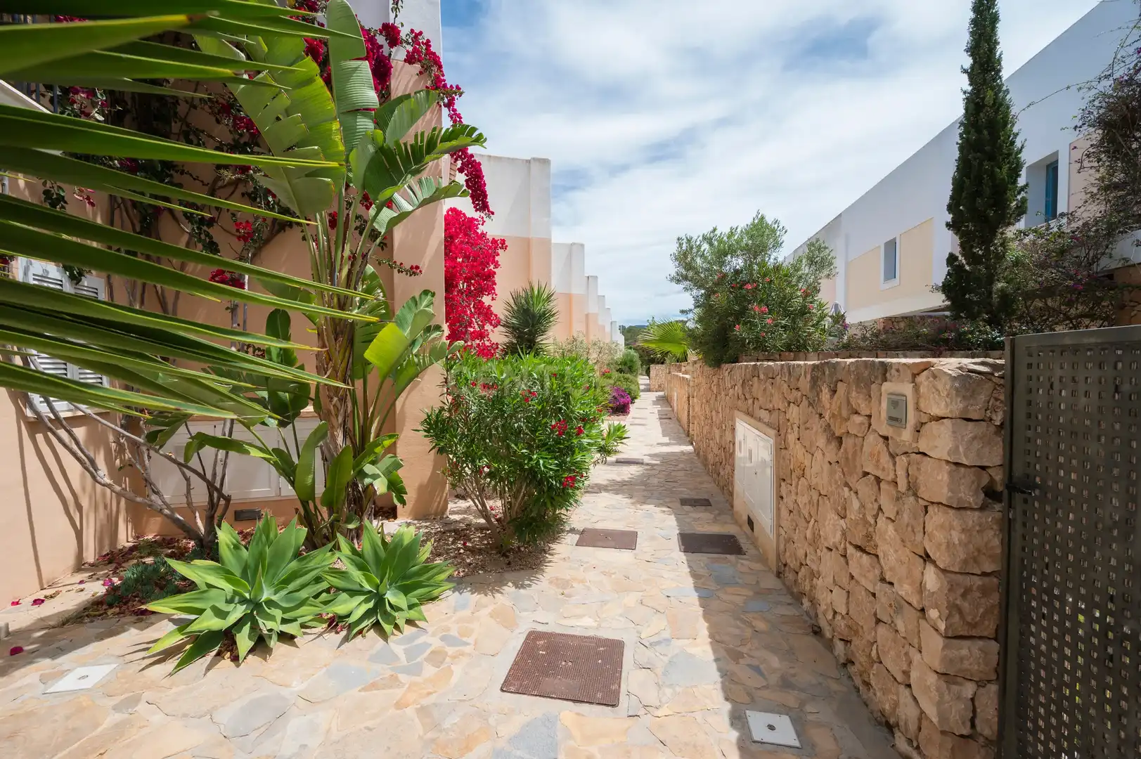Vista exterior de Apartament en venda en Sant Josep de sa Talaia amb Aire condicionat, Traster i Forn