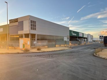 Industrial building to rent in Zona de la Vega