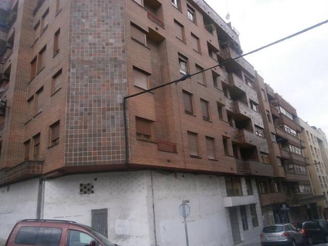 Garaje en Venta en La Pola Siero