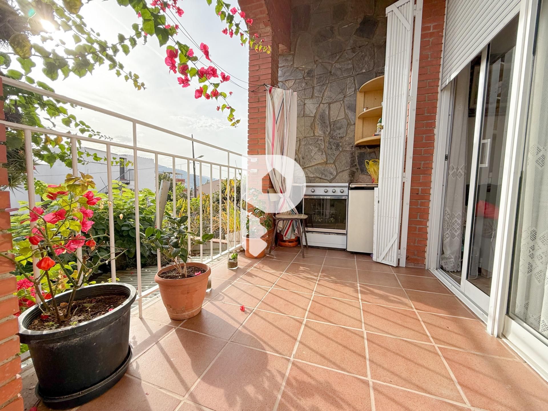 Terrassa de Casa adosada en venda en Sant Vicenç Dels Horts amb Calefacció, Jardí privat i Balcó
