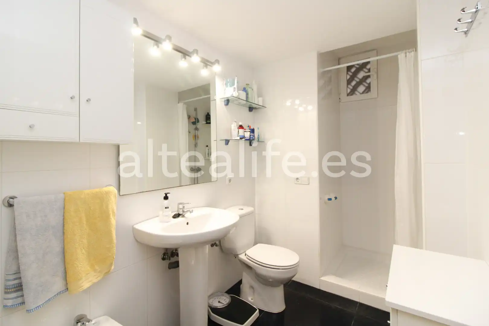 Badezimmer von Wohnungen zum Verkauf in Altea mit Klimaanlage und Terrasse