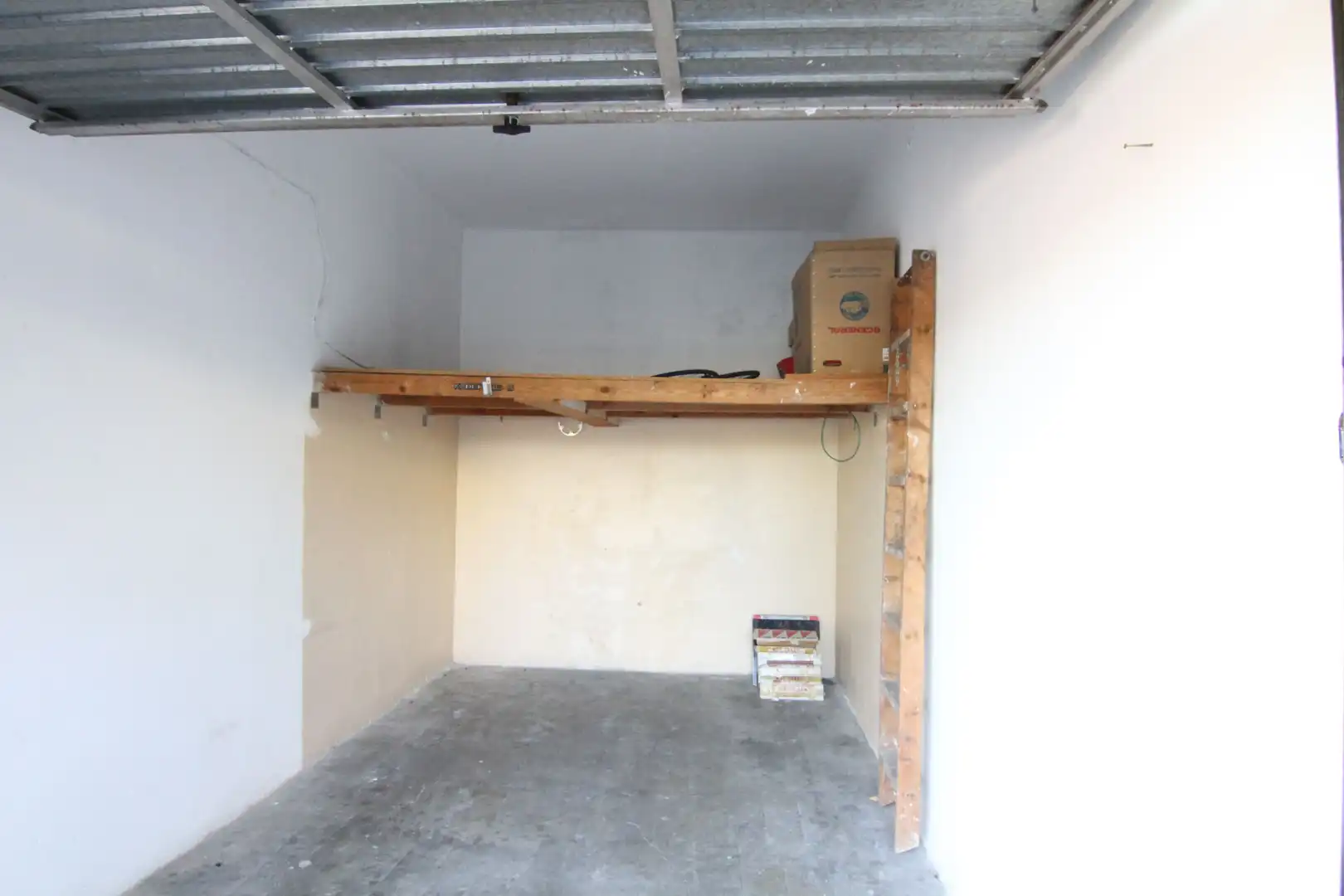 Individual for sale in Olesa de Montserrat
