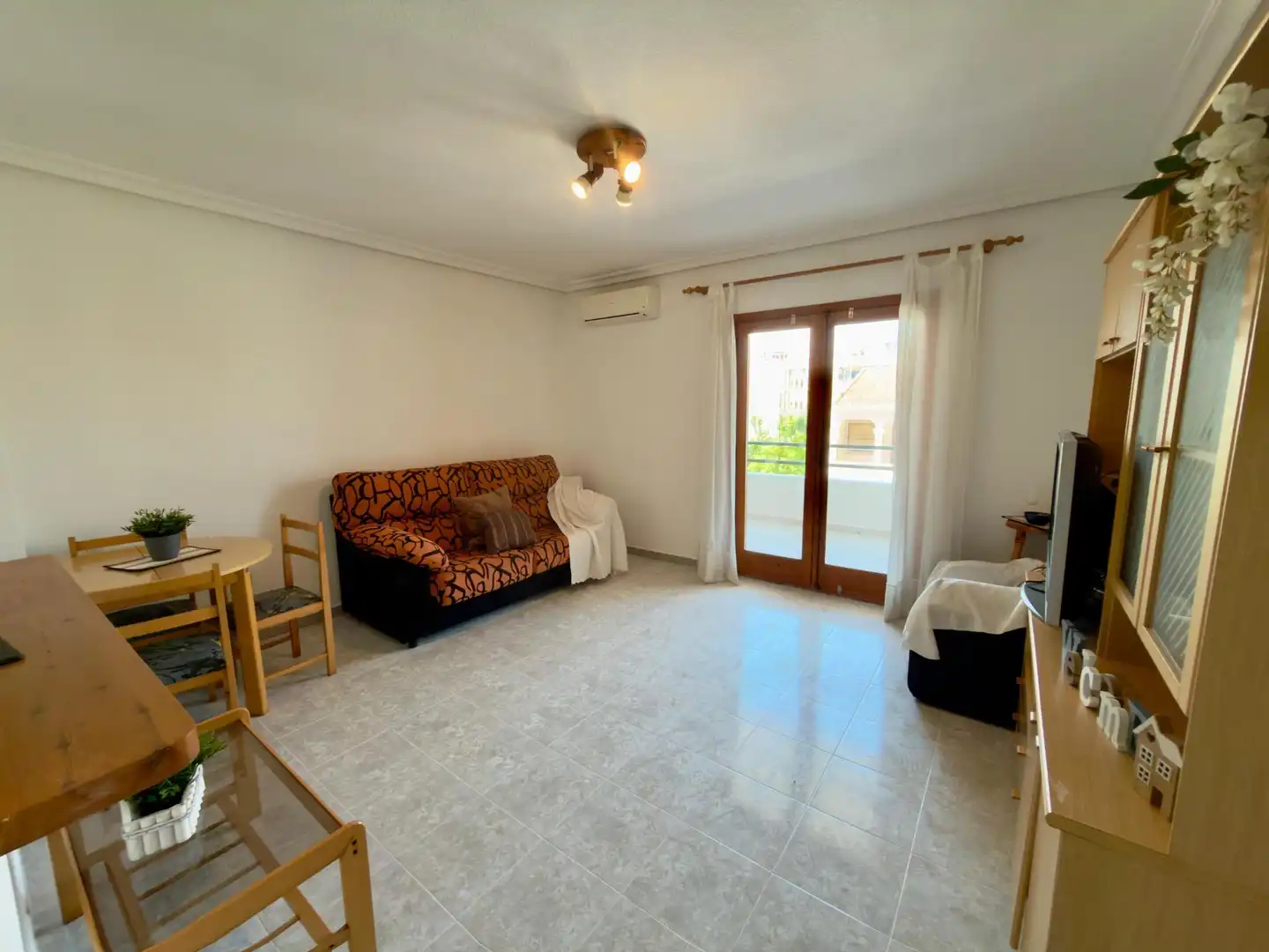 Sala de estar de Apartamento en venta en Torrevieja con Aire acondicionado, Terraza y Trastero